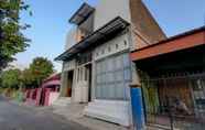 Exterior 4 SPOT ON 92828 Galih Kost 1 Syariah