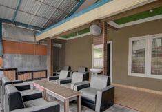 ロビー 7 OYO 92833 Penginapan Syariah