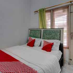 Bedroom 1 OYO 92833 Penginapan Syariah, Pekanbaru Hotels