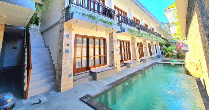 Swimming Pool Kamandaka Hotel