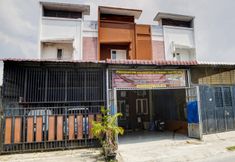 Exterior 2 OYO 92826 Penginapan Syariah Faster Inn