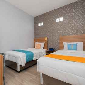 Bedroom 1 Sans WM Hotel Blitar, Blitar Hotels