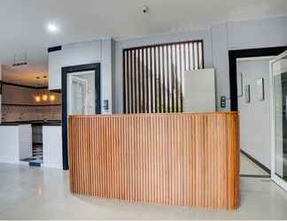 Lobby 2 SPOT ON 92822 Finest House Near Amplas Bus Terminal