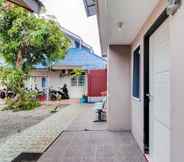 Exterior 3 OYO 92861 Raya Guest House Syariah