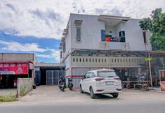 Exterior 3 OYO 92872 Swakarya Guest House