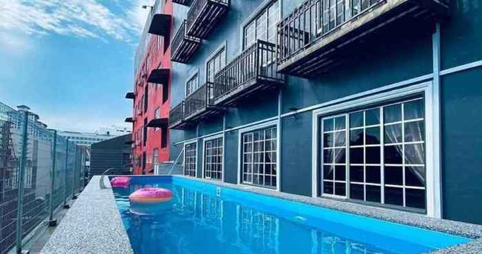 Kolam Renang Townhouse OAK Dz Premier Suite