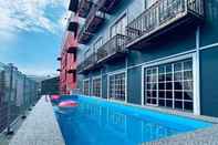 Kolam Renang Townhouse OAK Dz Premier Suite