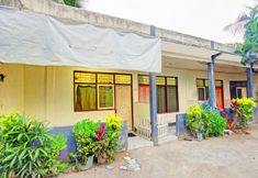 Exterior 2 SPOT ON 92882 Penginapan 3 Bersaudara Near Pasar Sengkol