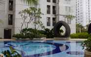 Swimming Pool 5 U Stay Living Bassura City Apartment