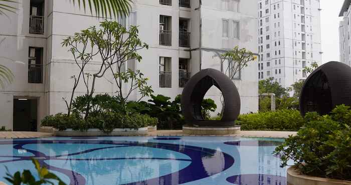 Kolam Renang U Stay Living Bassura City Apartment