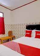 BEDROOM OYO 92884 Agustha Homestay