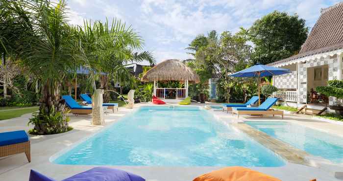 Swimming Pool Hotel Puri Tempo Doeloe