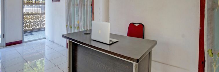 Lobby Collection O 92897 Hotel Intan Near Kantor Syahbandar Bawean