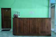 Lobi OYO 92892 Aini Homestay