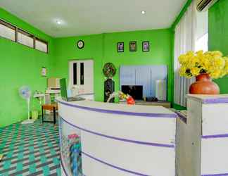 Lobby 2 SPOT ON 92876 Homestay Kedamean