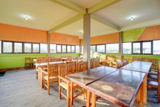 レストラン Hotel O Sahabat Syariah Near Plasa Telkom Bawean