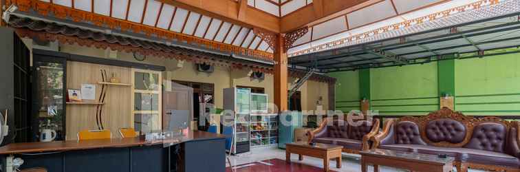 Lobby Hotel Wisata Ziarah Sunan Bonang Syariah Mitra RedDoorz