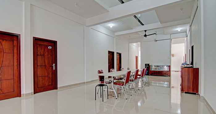 Lobby OYO 92909 Penginapan Sarinah Syariah