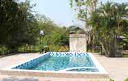 Swimming Pool 2 OYO 75419 Baan Suan Mulberry Farmstay