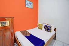 卧室 OYO Life 92921 Omaya Kost Syariah