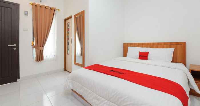 Kamar Tidur RedDoorz Plus Syariah near Mall Boemi Kedaton Lampung