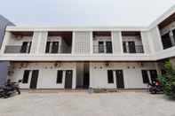 Exterior RedDoorz Plus Syariah near Mall Boemi Kedaton Lampung