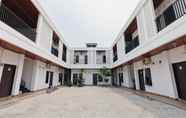 Bangunan 6 RedDoorz Plus Syariah near Mall Boemi Kedaton Lampung