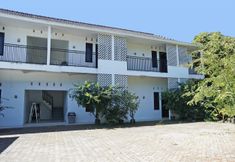 Exterior 2 Hotel O Kost Putih Syariah