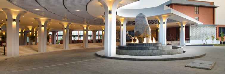 Lobby Hotel Santika Premiere Linggarjati – Kuningan