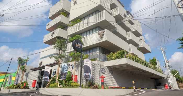 Luar Bangunan Sans Hotel RG Living Jogja by RedDoorz