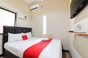 RedDoorz near The Jungle Waterpark Bogor, THB 341.23