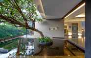 Luar Bangunan 3 Miers Kuningan, ARTOTEL Curated