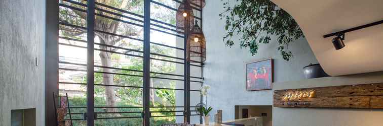 Lobi Miers Kuningan, ARTOTEL Curated