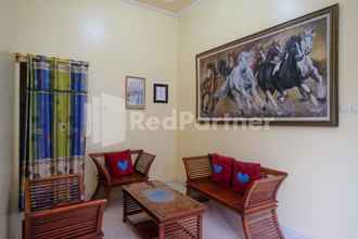 Lobby 4 Wisma Giri Mulyo B near Grojogan Sewu Mitra RedDoorz