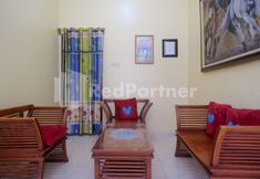 Lobby 6 Wisma Giri Mulyo B near Grojogan Sewu Mitra RedDoorz