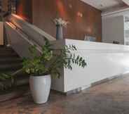 Lobby 2 Amrise Hotel Kitchener