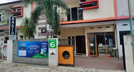 ภายนอกอาคาร 2 Radio Backpacker Guesthouse SYARIAH