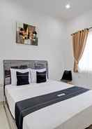 BEDROOM Collection O 93019 Ketemon Hotel & Resto