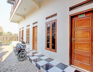 Lobi 2 SPOT ON 92926 Guest House Cemara 1 Syariah