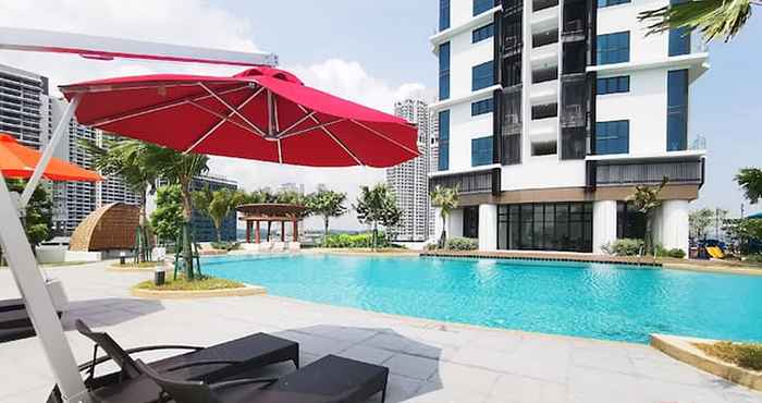 Swimming Pool Almas Suites Puteri Harbour