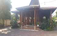 Bangunan 5 Capital O 93028 Homestay Joglo Ibu