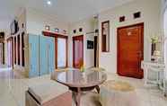 Sảnh chờ 6 SPOT ON 92975 Aria Hostel Capsul Cihampelas 