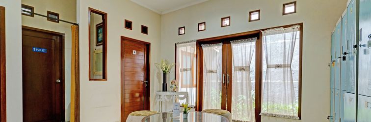 ล็อบบี้ SPOT ON 92975 Aria Hostel Capsul Cihampelas