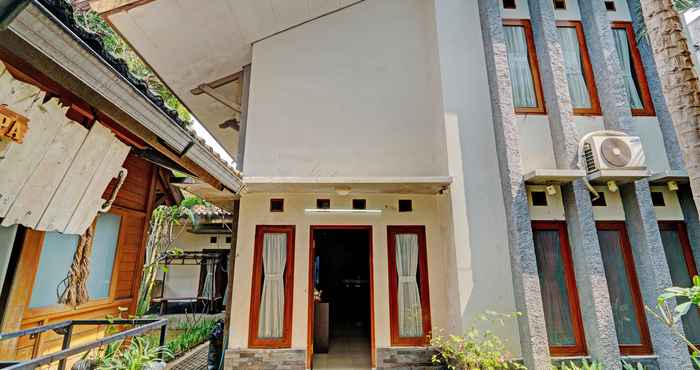 Bangunan SPOT ON 92975 Aria Hostel Capsul Cihampelas 