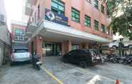 Exterior 3 M28 Hotel and Apartments Quezon City