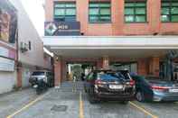 Exterior M28 Hotel and Apartments Quezon City