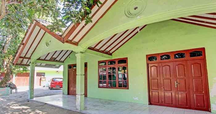 ภายนอกอาคาร SPOT ON 93029 Pondok Wisata Sabar Menanti 2