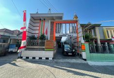 Exterior 2 Hotel O Karman's Sari Homestay Syariah