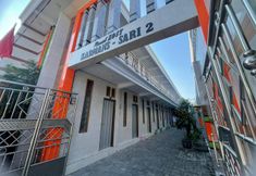 Exterior 3 Hotel O Karman's Sari Homestay Syariah