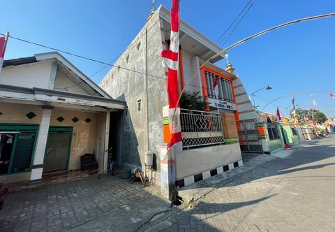 Exterior Hotel O Karman's Sari Homestay Syariah